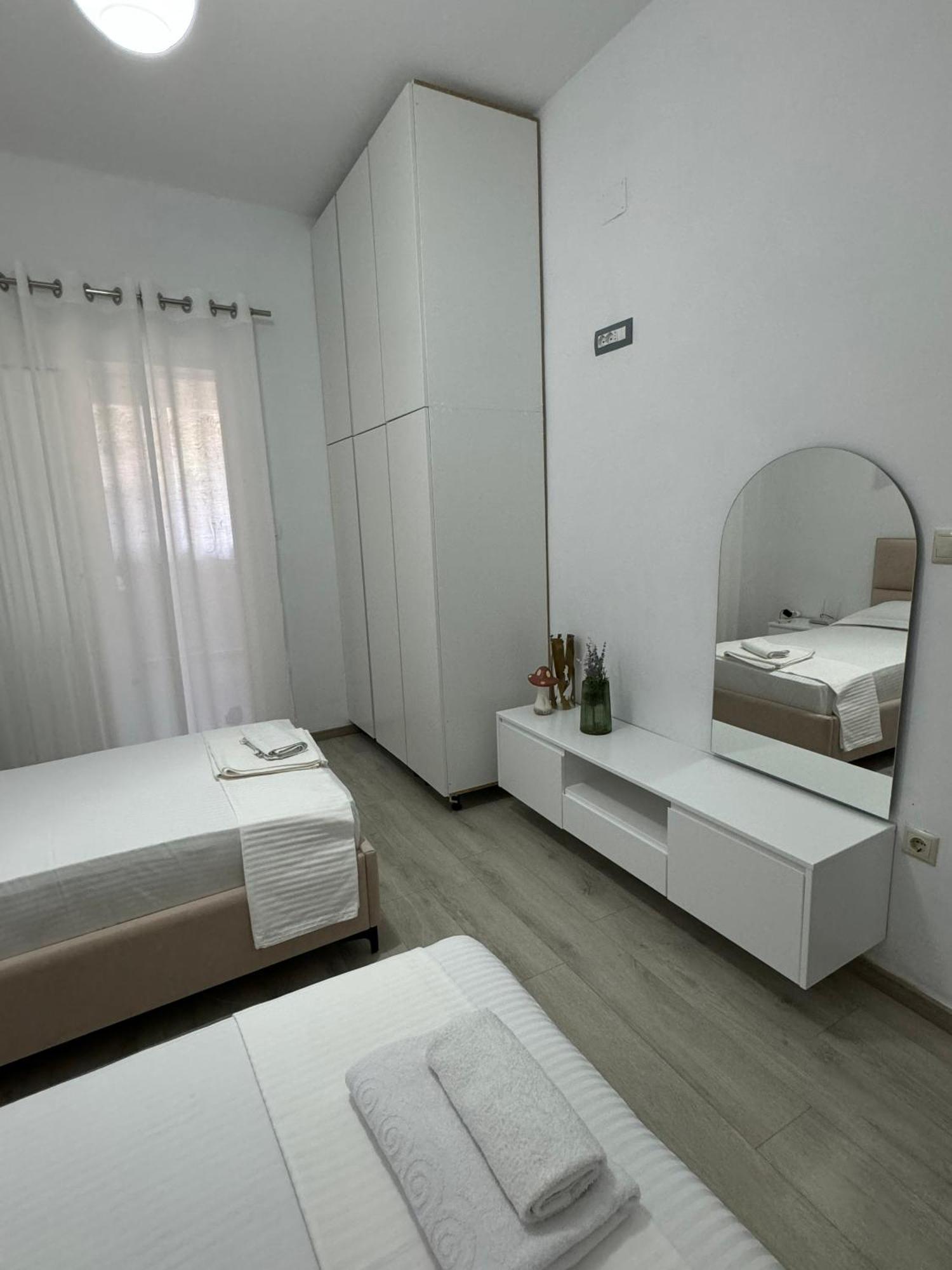 Dadaj Apartments Sarande Exterior photo