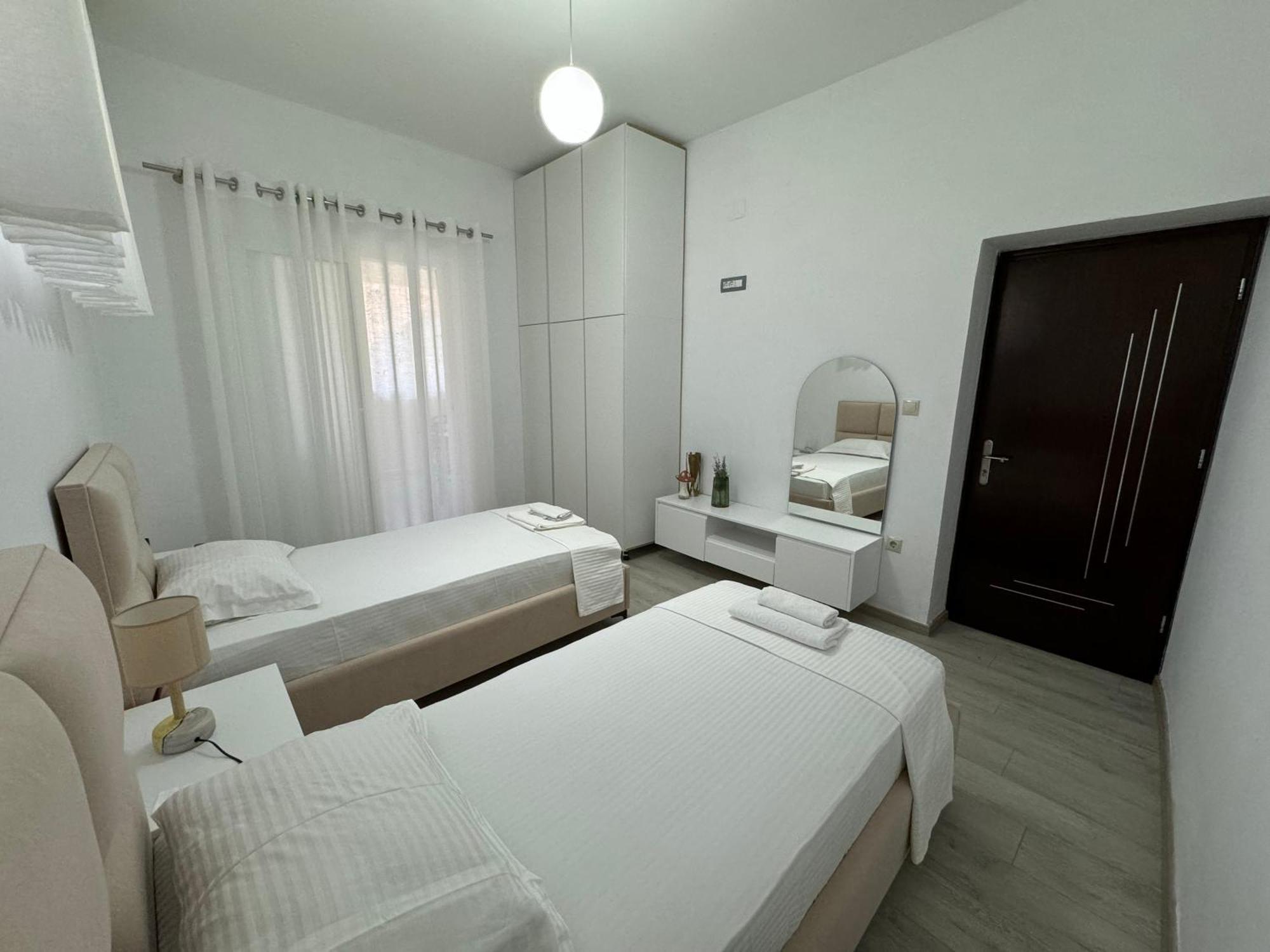 Dadaj Apartments Sarande Exterior photo