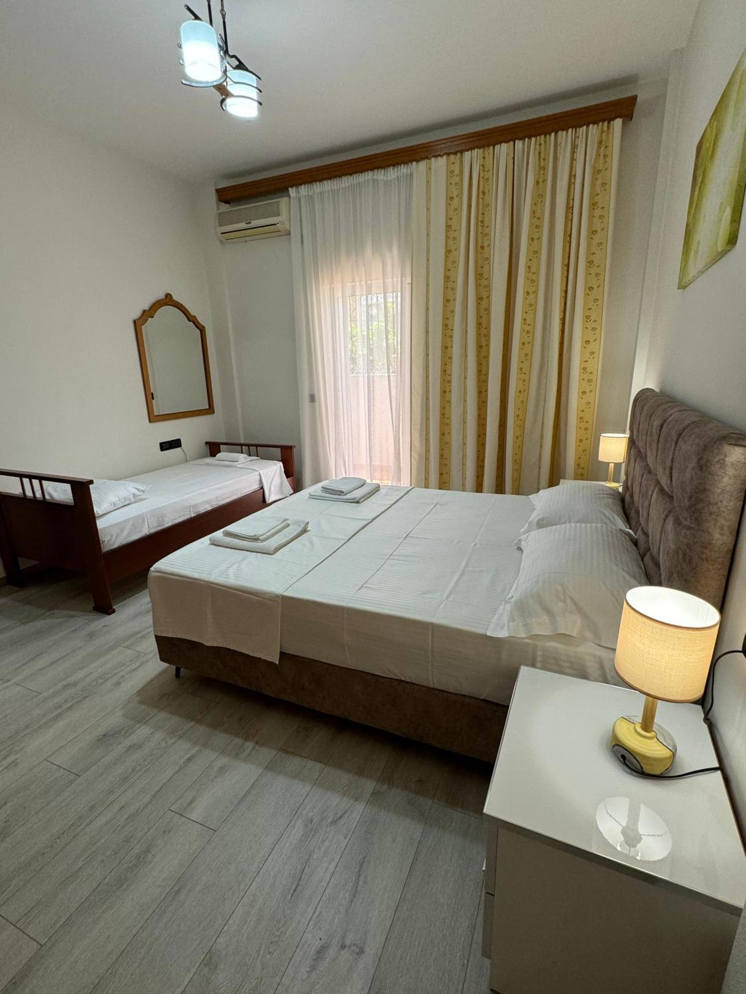 Dadaj Apartments Sarande Exterior photo